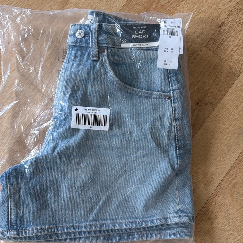 Women's Abercrombie Curve Love Dad Jean shorts. Brand new, with tags. Size 27.